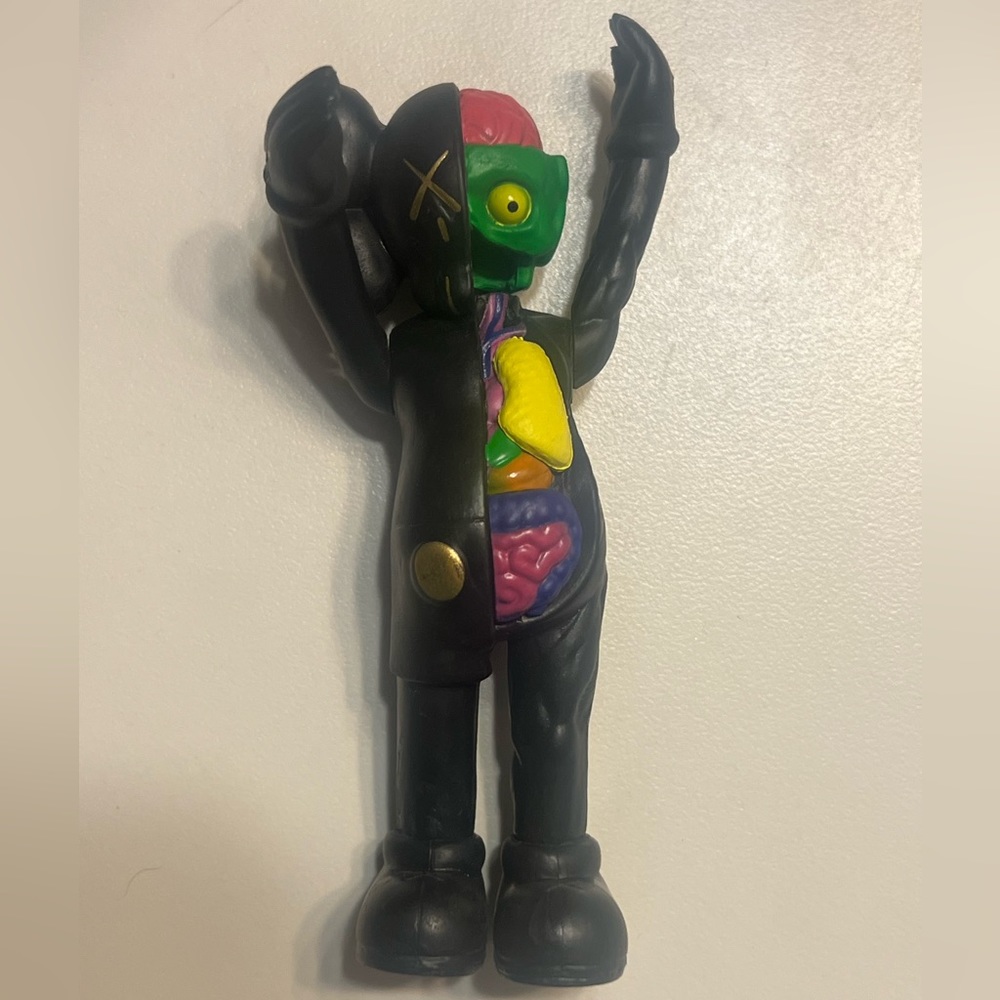 Kaws Figure - Picture 3 of 4